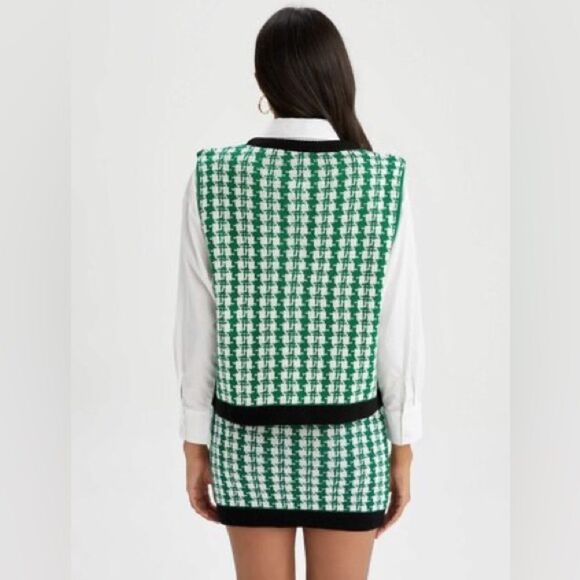 DeFacto Relax Fit Crew Neck Vest with Gold Buttons, Size‎ M - Picture 9 of 15